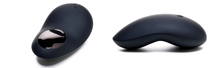 The Adam and Eve Luxe Noir Palmier is a beautiful, beginner friendly toy that makes for a perfect Christmas gift.